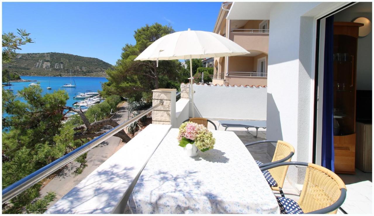 Apartments Elvi - Amazing Position & Parking Primošten Εξωτερικό φωτογραφία