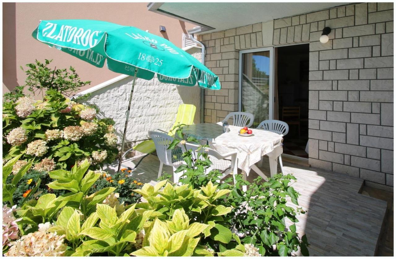 Apartments Elvi - Amazing Position & Parking Primošten Εξωτερικό φωτογραφία